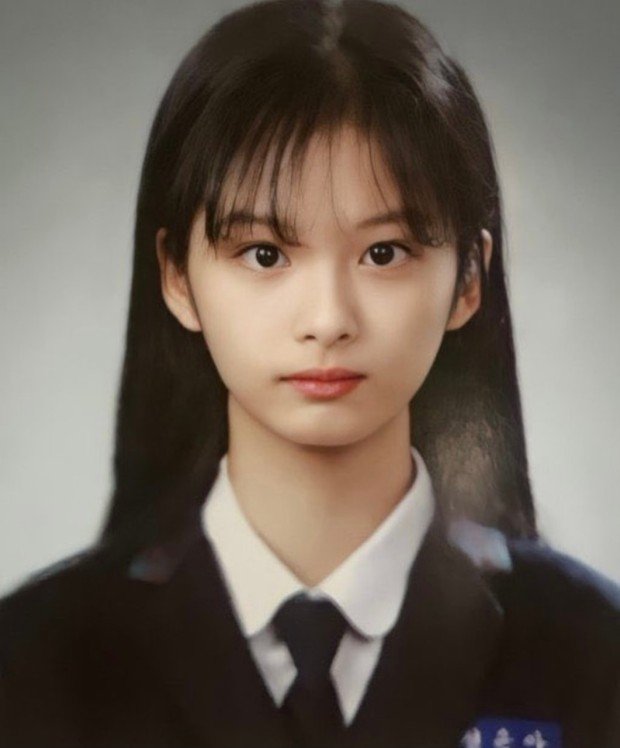 [잡담] 졸업사진의 정석같은 엔믹스 설윤.JPG | 인스티즈