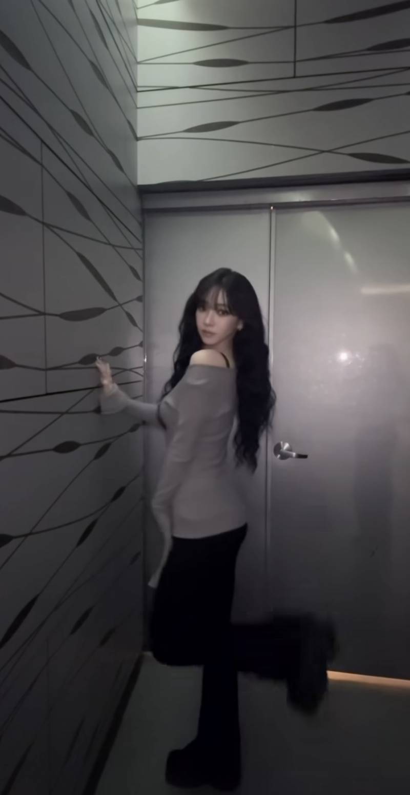 [잡담] 익들아 이 옷 좀 찾아줘ㅜㅠㅜㅜ!!! | 인스티즈