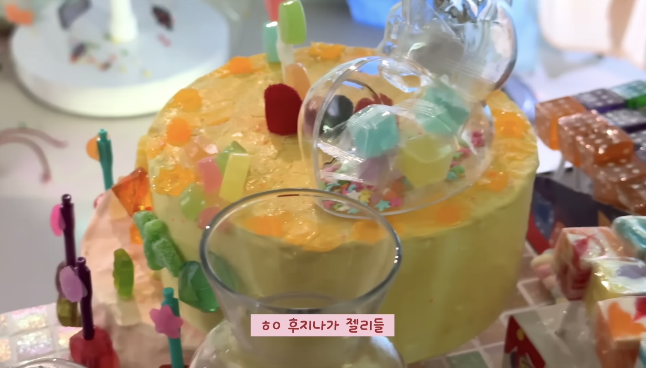 [잡담] 사쿠야 젤리 회사 신입사원 컨셉으로 브이로그 올라왔는데 | 인스티즈
