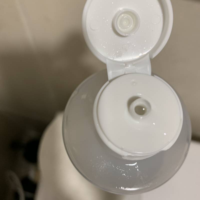 [잡담] 스킨 쓰고 뚜껑에 이렇게 묻으면 두루마리휴지로 닦아내? 곽티슈 휴지로 닦아내? | 인스티즈