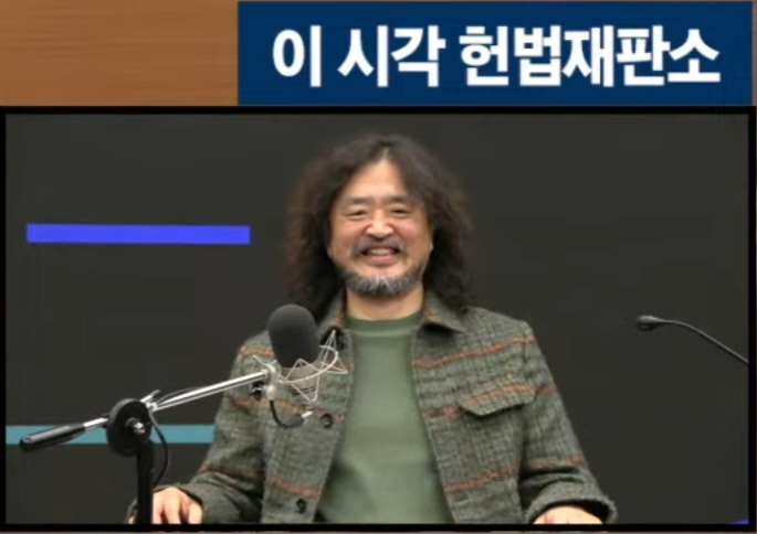 [잡담] 탄핵될때 김어준 표정 | 인스티즈