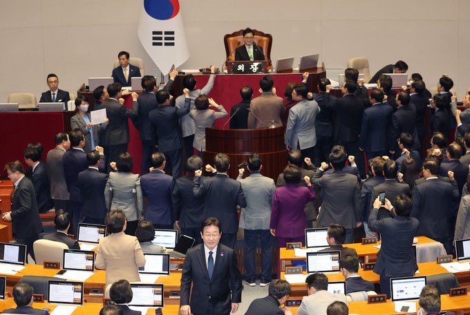 [잡담] 다시보는 내란시국 ㄹㅈㄷ 사진 | 인스티즈