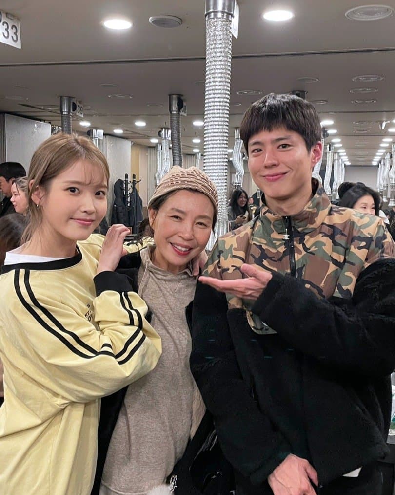[잡담] 박보검 아이유 종방연 때 사진 올라옴 | 인스티즈