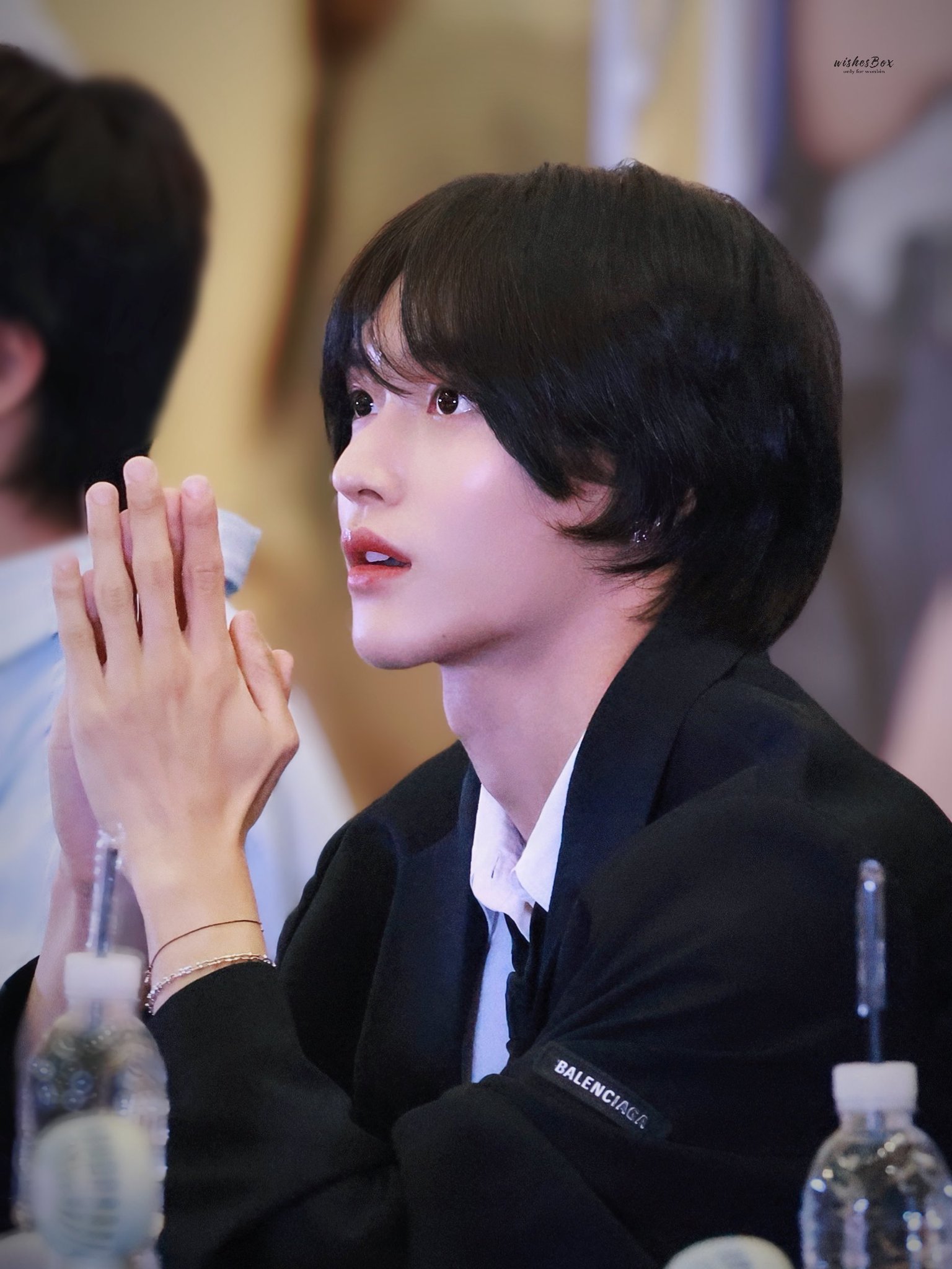 [잡담] 원빈이 이거 두개 같은 날인 거 신기함 ㅋㅋㅋㅋ | 인스티즈