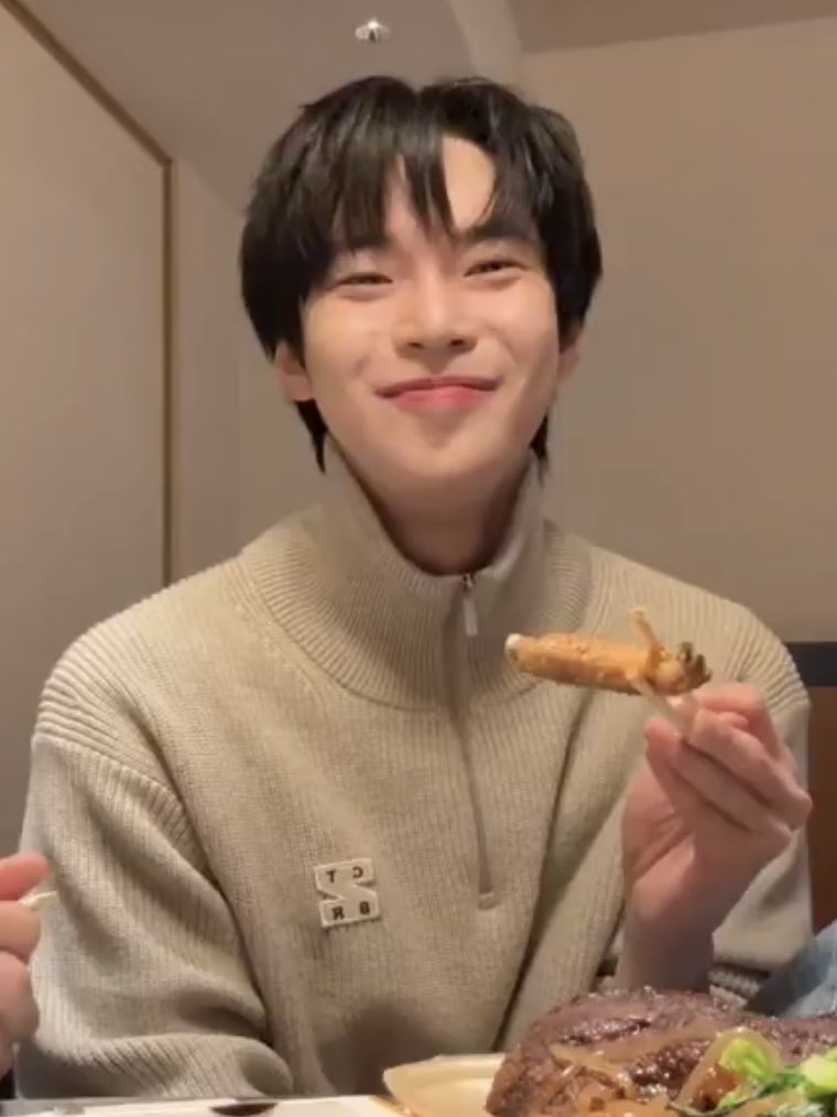 [잡담] 오늘 도영이 라방에서 너무 귀여웠음 🥹 | 인스티즈