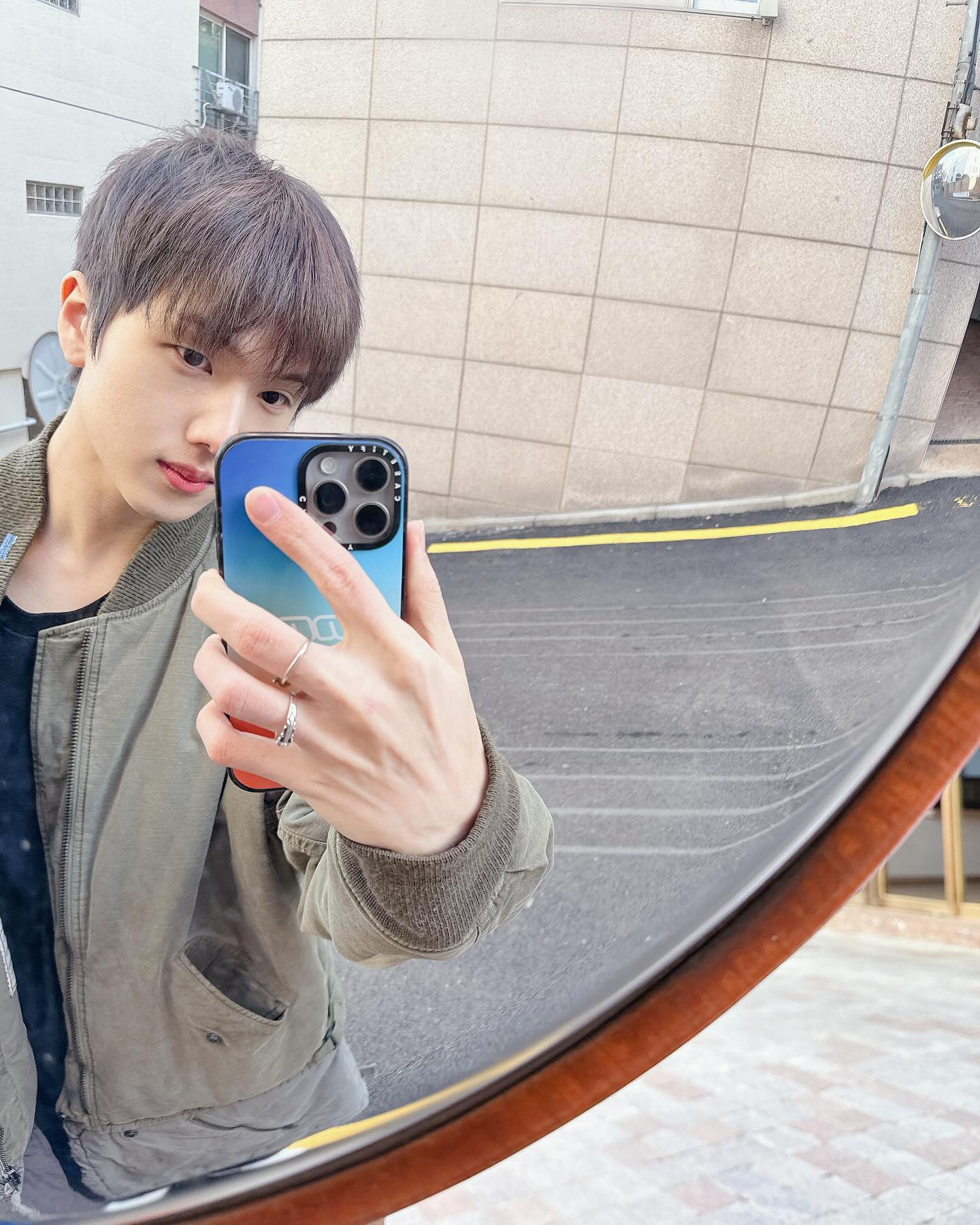 [잡담] 지성이한테 아무도 머리 자른거 애기 같다고 하지마.. | 인스티즈