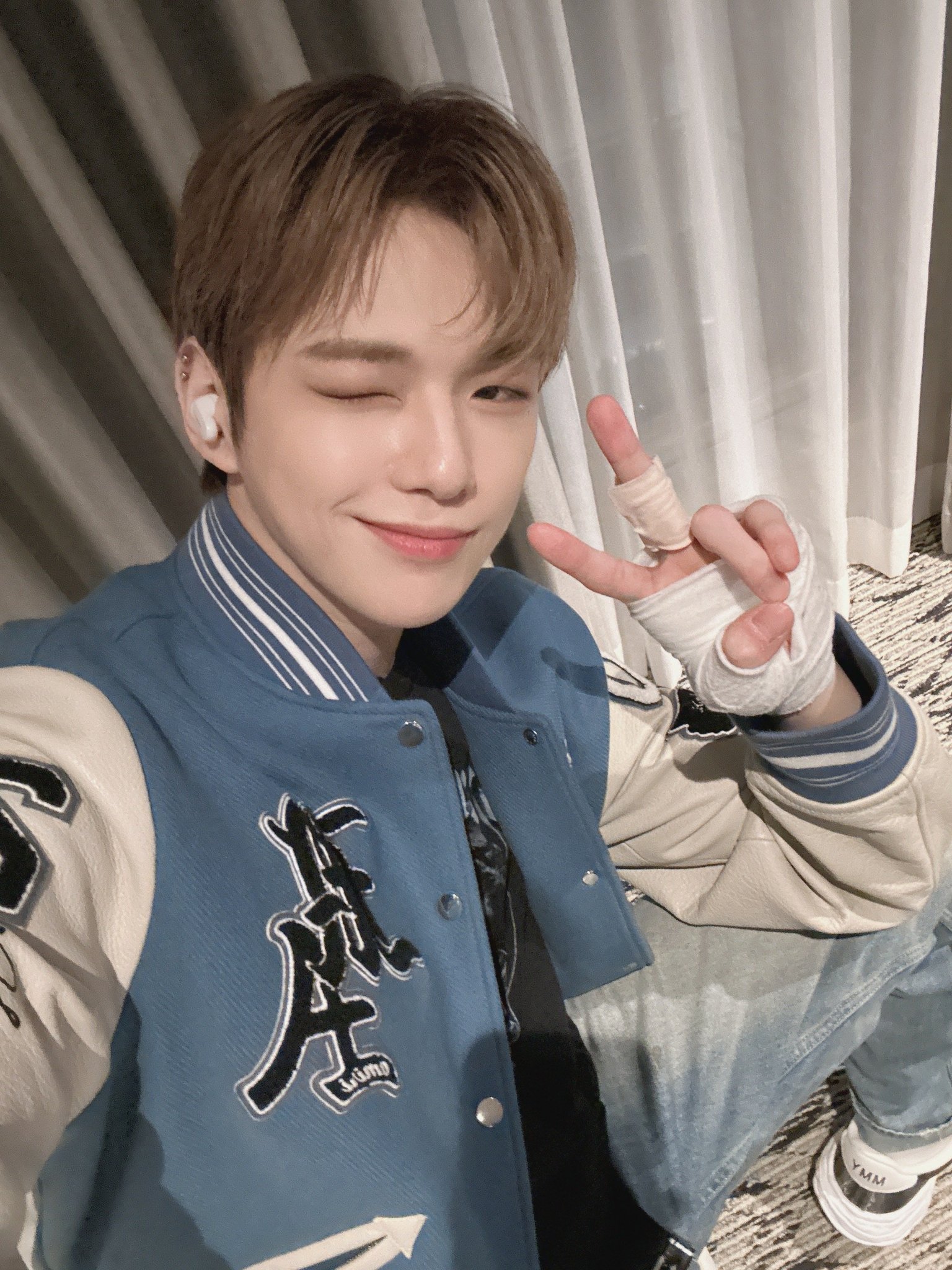 [잡담] 강다니엘은 어쩜 눈이 ~이렇게 생겼지? | 인스티즈