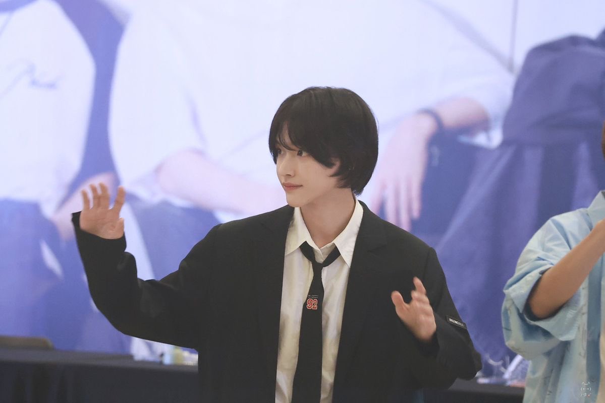 [잡담] 원빈이 이거 두개 같은 날인 거 신기함 ㅋㅋㅋㅋ | 인스티즈