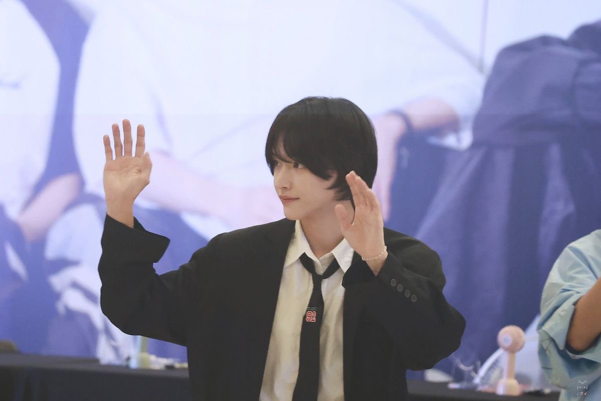 [잡담] 원빈이 이거 두개 같은 날인 거 신기함 ㅋㅋㅋㅋ | 인스티즈