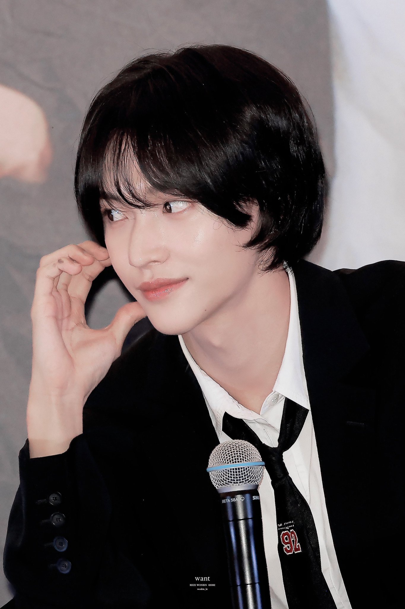 [잡담] 원빈이 이거 두개 같은 날인 거 신기함 ㅋㅋㅋㅋ | 인스티즈