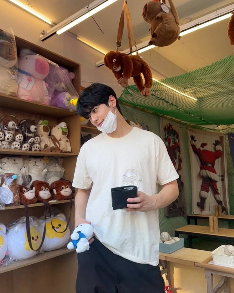 현재 이유없이 고자극이라는 차은우 전주여행.JPG | 인스티즈
