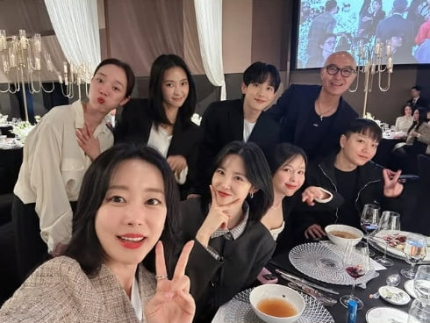 [잡담] 효민 결혼식, 2세대 걸그룹 멤버 다 모였다…예쁜애 옆 예쁜애 '레전드 꽃밭' | 인스티즈