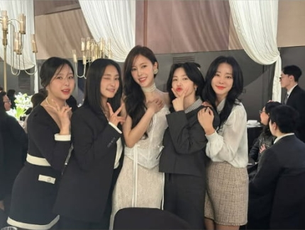 [잡담] 효민 결혼식, 2세대 걸그룹 멤버 다 모였다…예쁜애 옆 예쁜애 '레전드 꽃밭' | 인스티즈