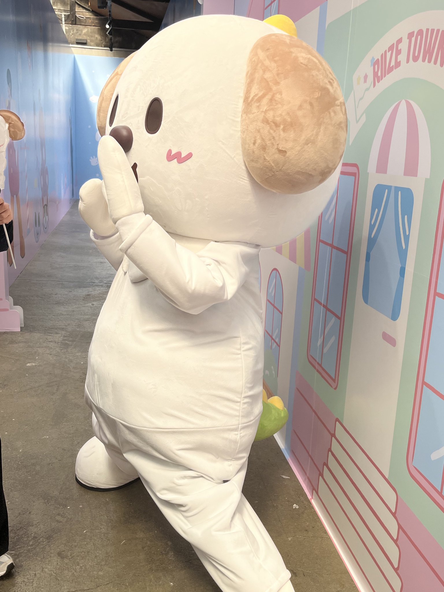 [잡담] 멍룡이 앤톤 닮아서 매너 좋네 | 인스티즈