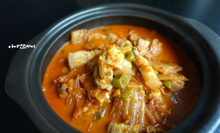 [잡담] 다음 두 가지중에서 더 맛있는 음식은? | 인스티즈