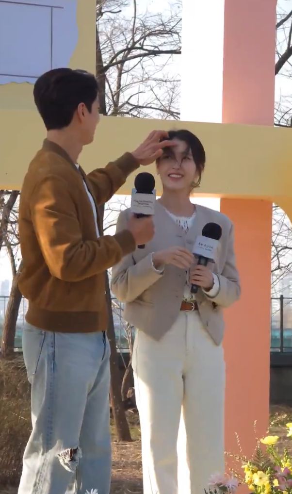 [잡담] 아이유 박보검한테 미치고 싶지 않으면 함부로 들어오지마 | 인스티즈
