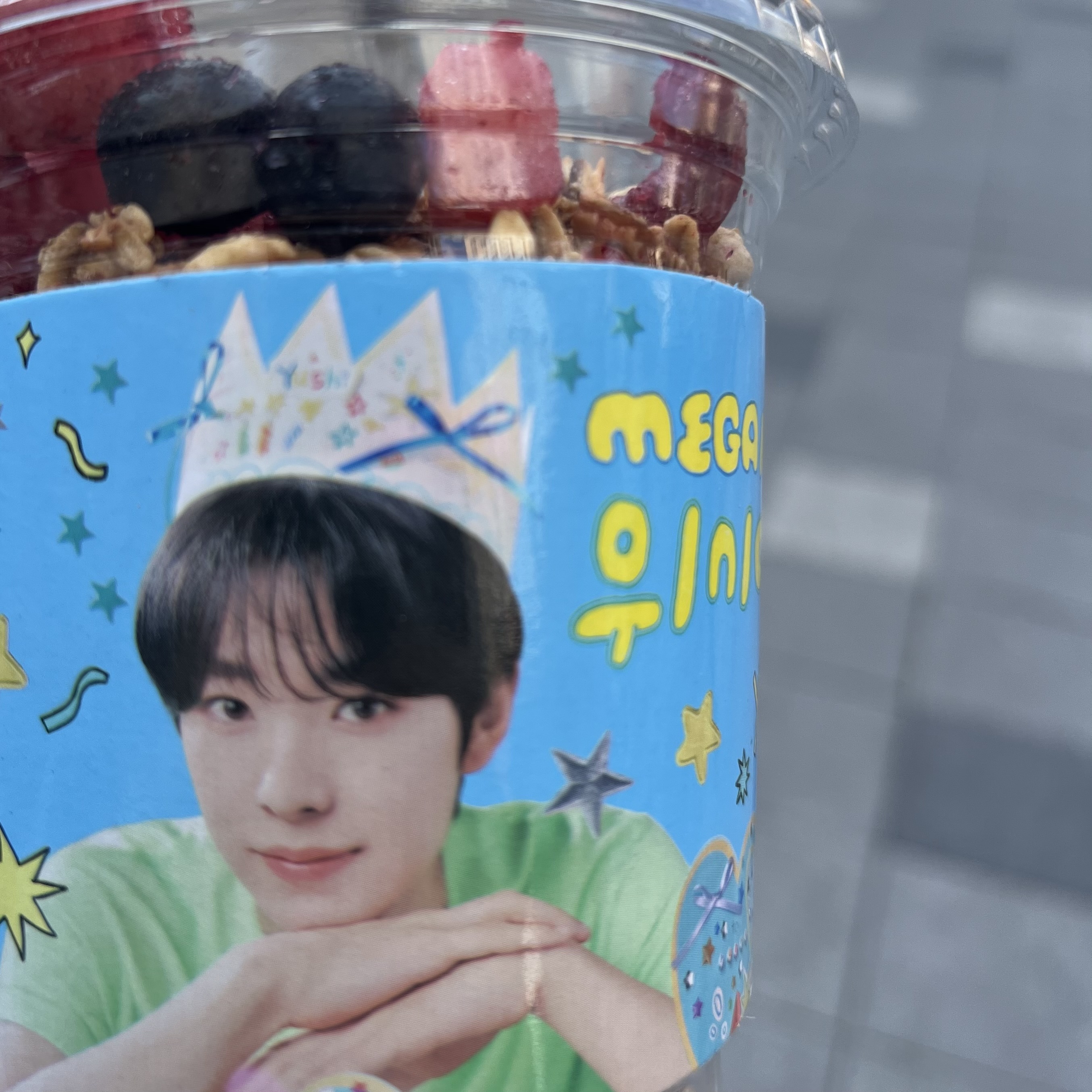 [잡담] 메가커피 아사이볼에 빠져서 사왔는데 컵홀더 위시야 | 인스티즈