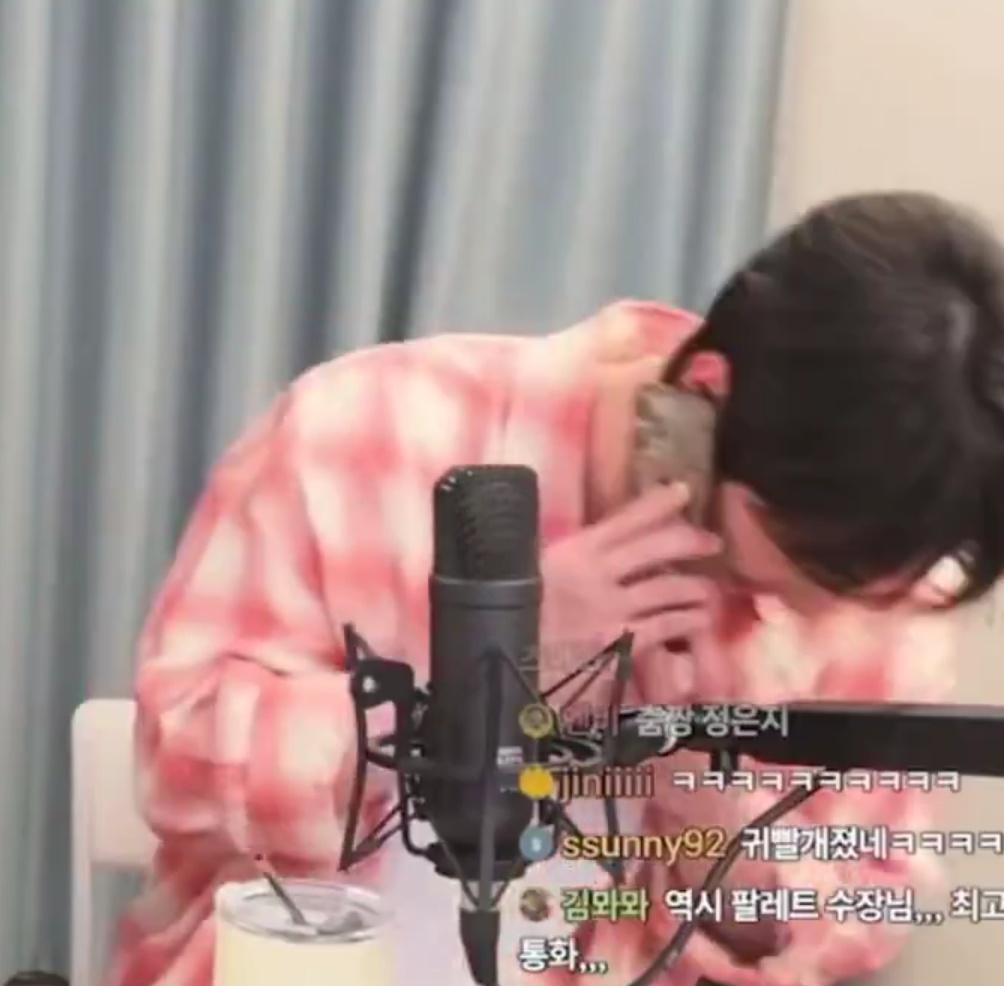 [잡담] 아니 이준영 아이유랑 전화 끊을 때 귀 엄청 빨개ㅋㅋㅋㅋ | 인스티즈