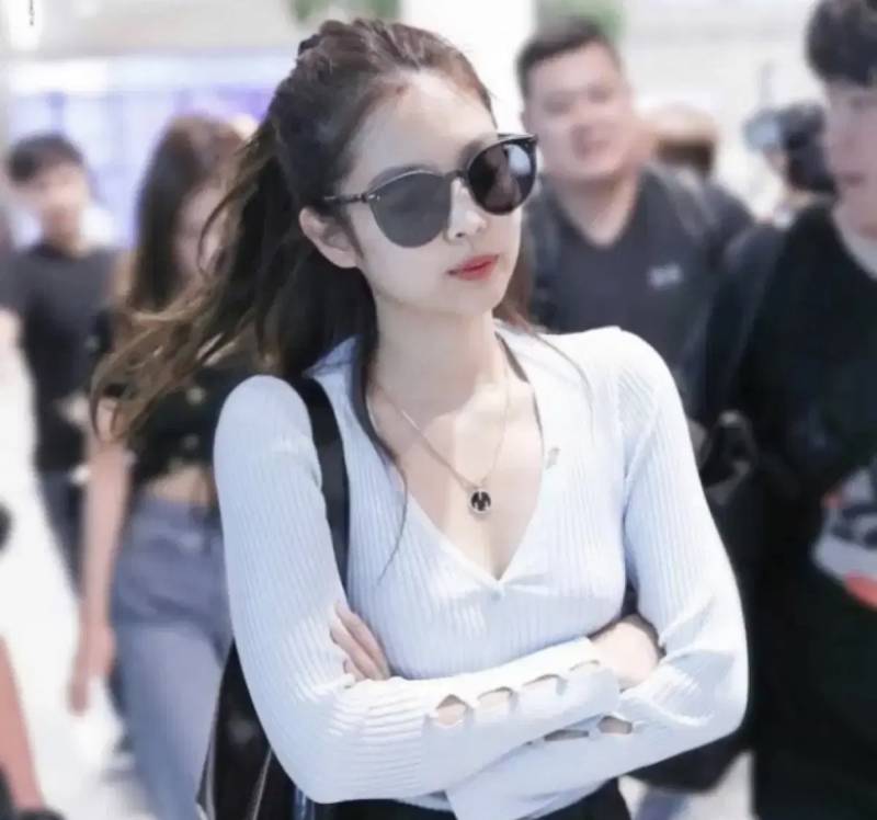 [잡담] 선글라스 뭐가 예뻐? 제발 골라주고 가 오늘 꽁돈 줍는다 | 인스티즈