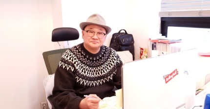 [정보/소식] [롤링홀 30년③] "RM이 여기서?"…김천성 대표, 잊지 못할 순간들 | 인스티즈