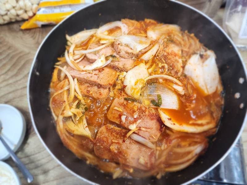 [잡담] 김치찜 만들었는데 양조절 실패했댜.. | 인스티즈