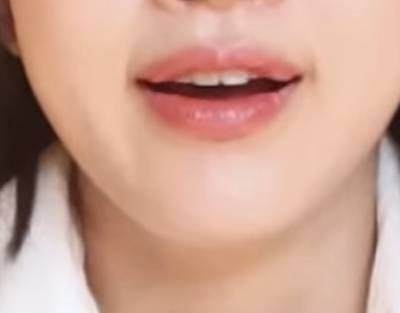 [잡담] 말할때나 웃을때 입 옆에 주름 이렇게 나만 생겨..? 이거 모지…❓😅😅 | 인스티즈