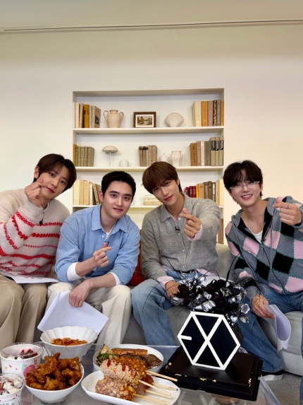 [잡담] 엑소 영원하자❤️•••13주년 자축하며 팬미팅 개최 '깜짝 발표' [종합] | 인스티즈