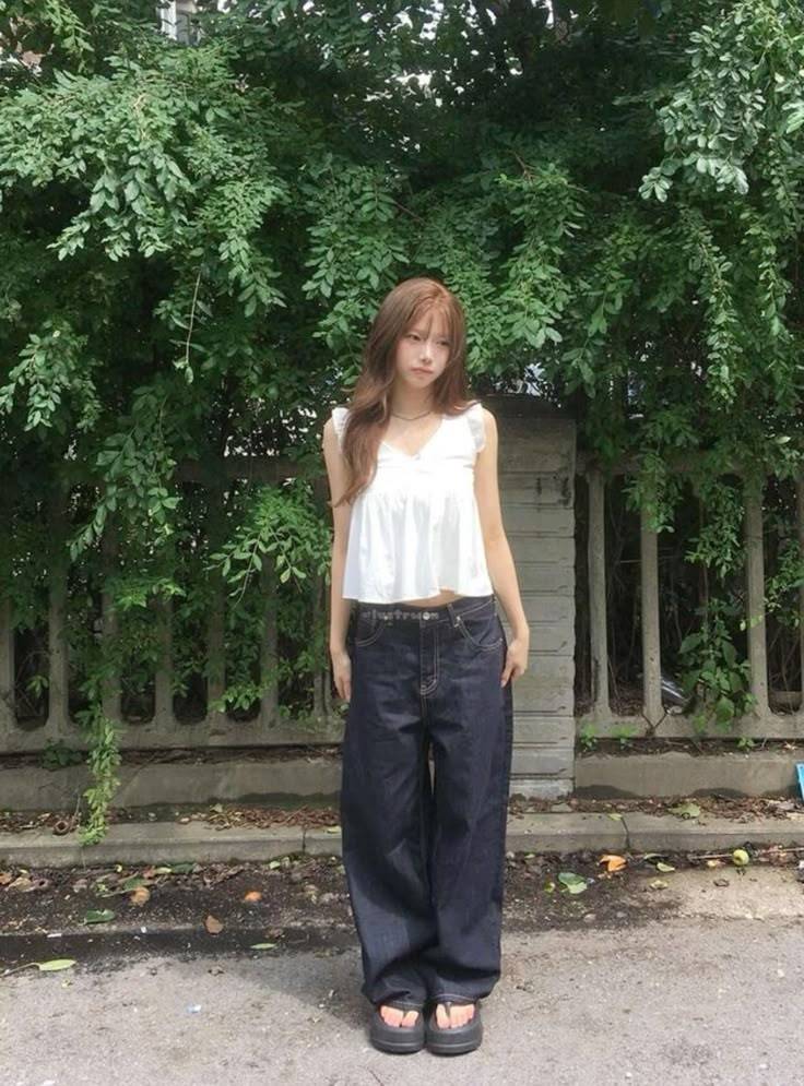[잡담] 이런 룩은 뼈말라일수록 예쁘지..???? | 인스티즈