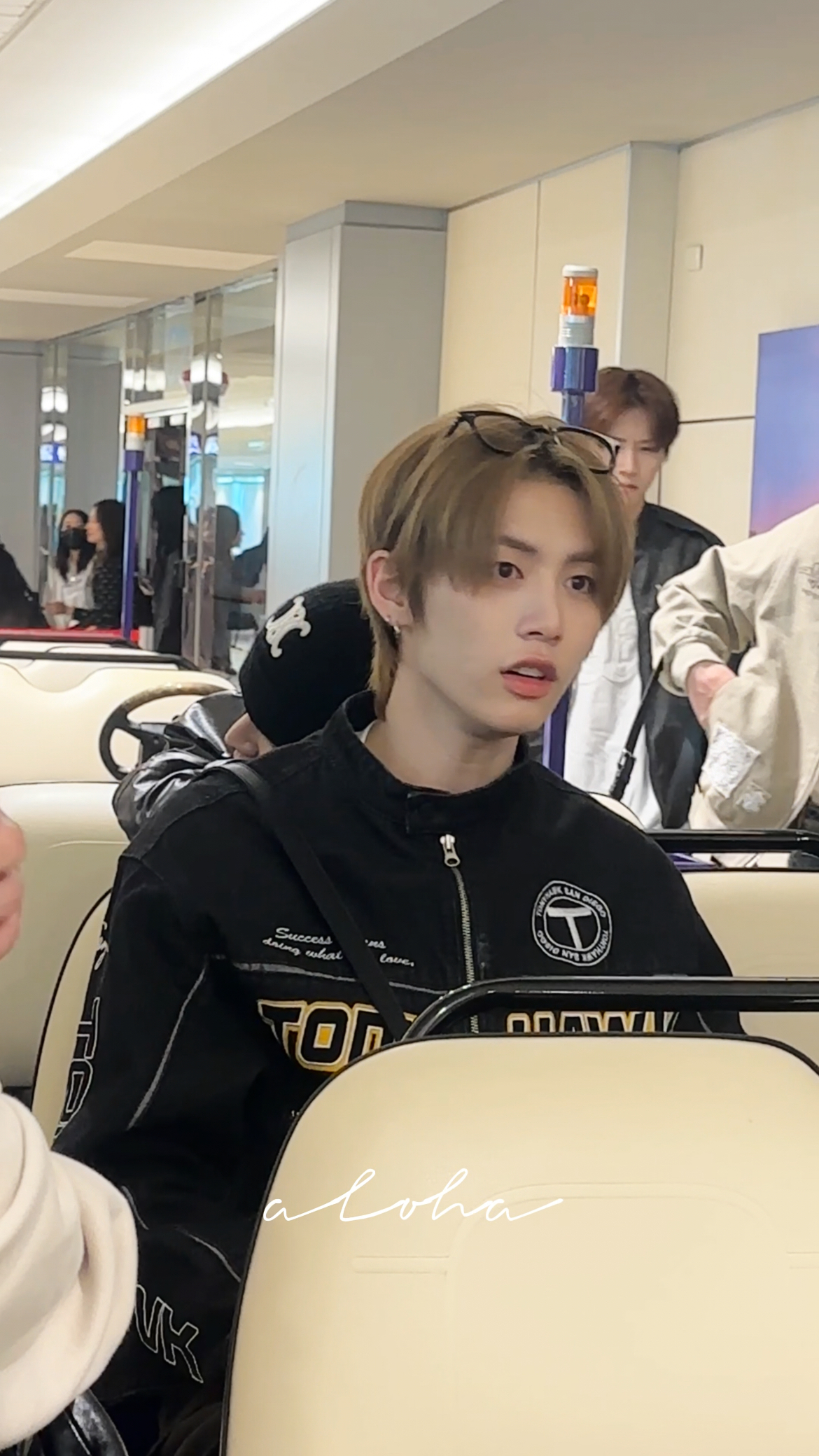 [잡담] 한태산 오늘 공항 폰카 | 인스티즈