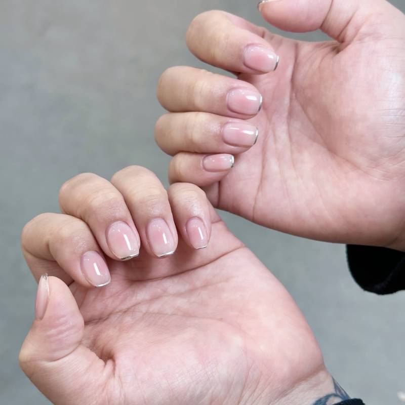[잡담] 치크+프렌치 네일 할건데 둘 중 골라줘!! | 인스티즈