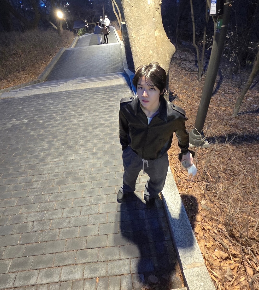 [잡담] 이거 찍은 사람 키는 3m인가? | 인스티즈