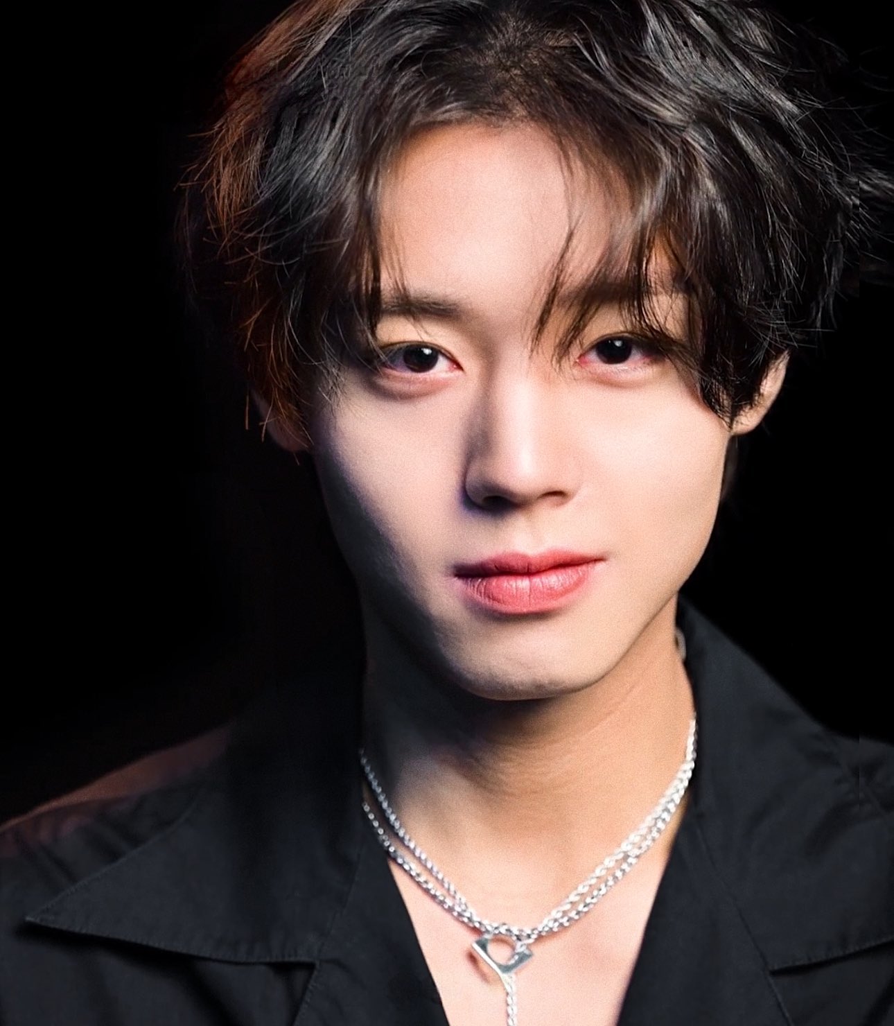 [잡담] 박지훈 이거 보니까 악역이나 싸패역해도 잘 어울릴 듯 | 인스티즈