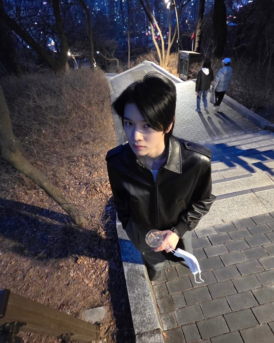 [잡담] SM뭐하는데요 정성찬 위험하게 저녁에 왜 혼자돌아다니는거임?🙂‍↕️ | 인스티즈