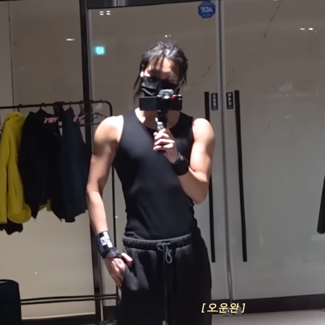 [잡담] 에이티즈 박성화 운동 열심히 하더니 몸이 대박임 | 인스티즈