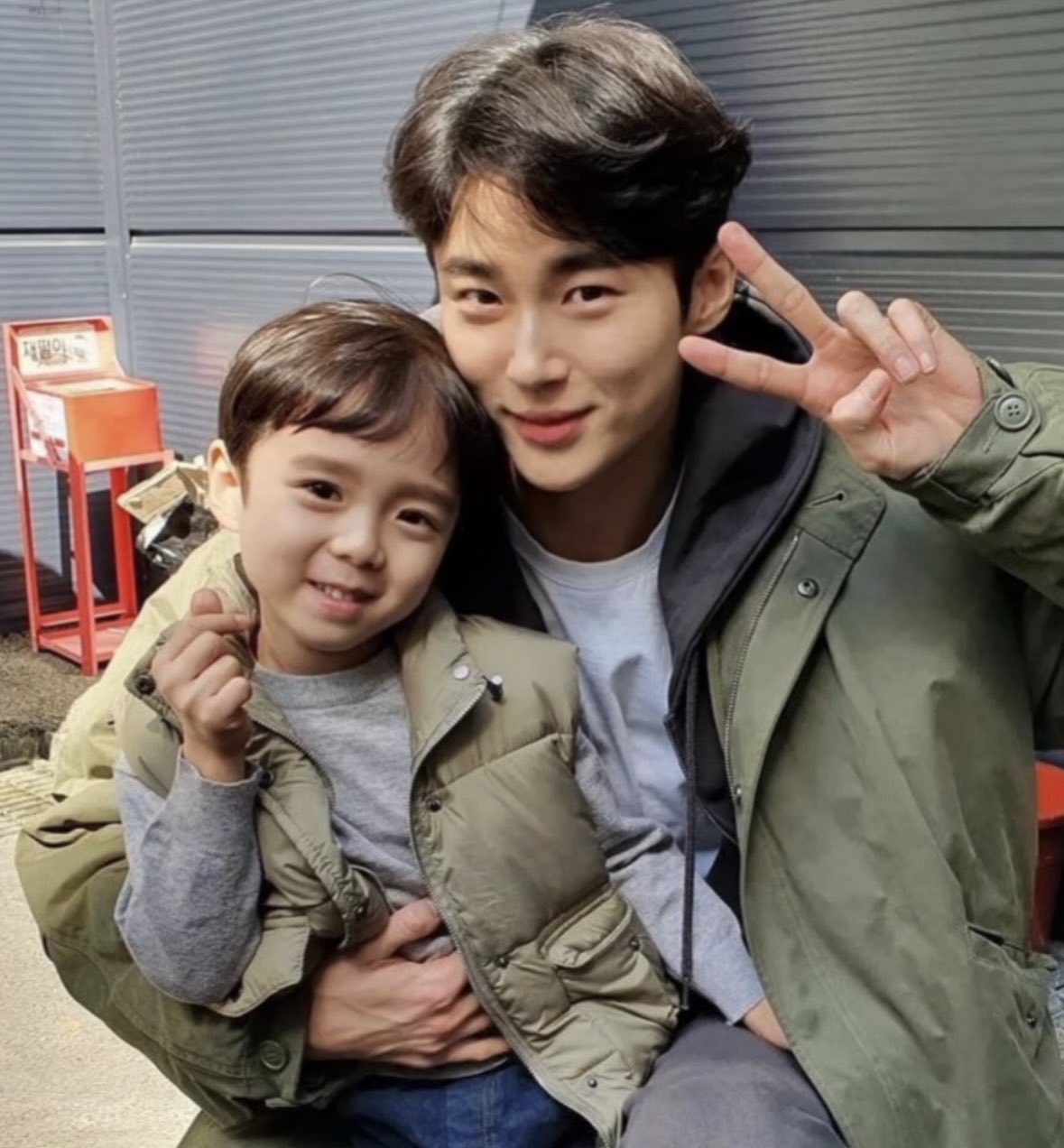 [잡담] 변우석이랑 아역배우 정민준 성장대박이다 | 인스티즈
