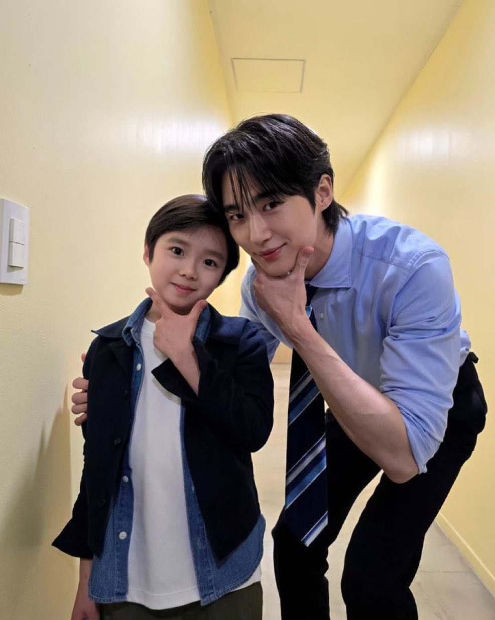 [잡담] 변우석이랑 아역배우 정민준 성장대박이다 | 인스티즈