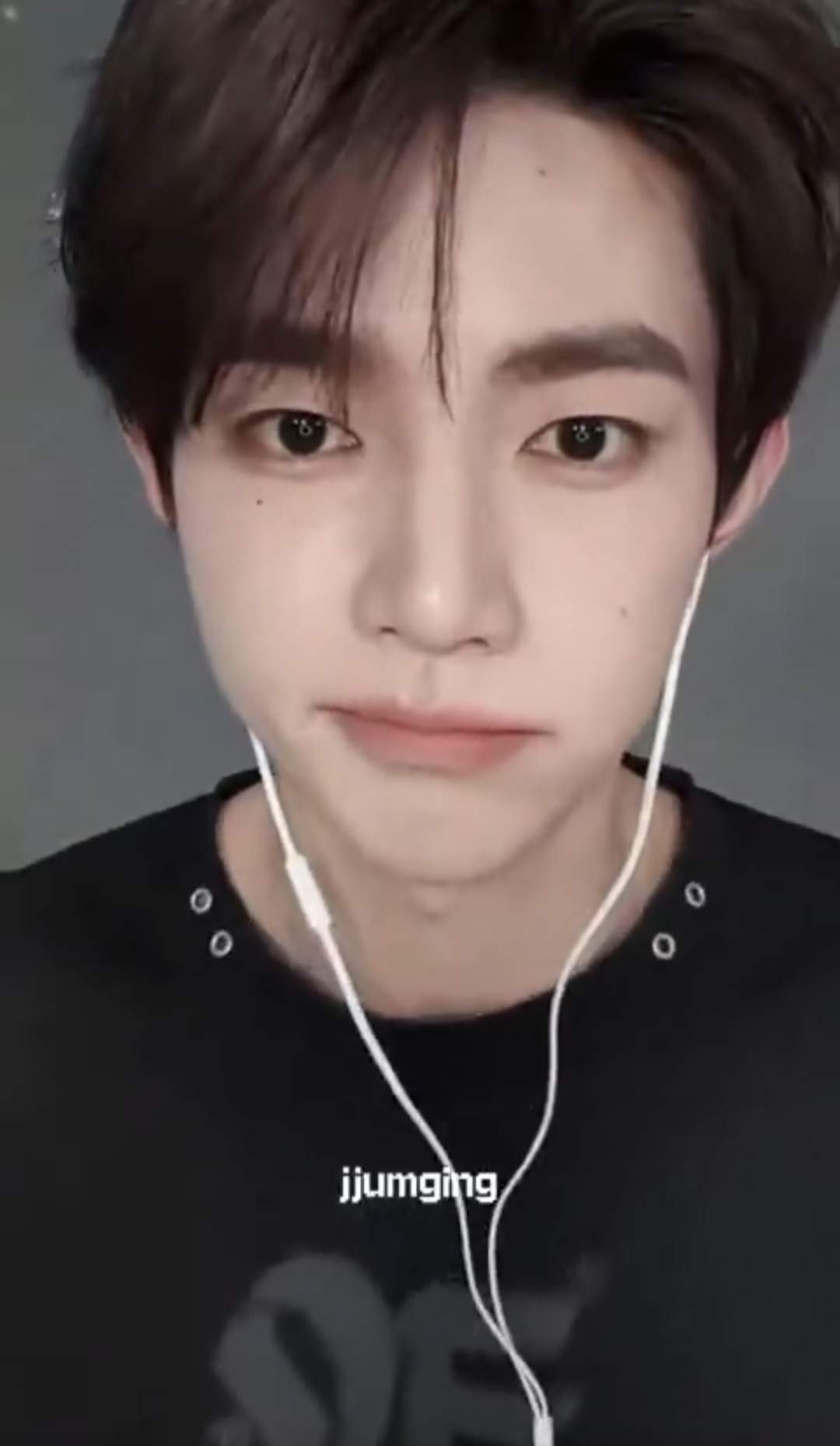 [잡담] 아 장하오 오늘 영통 ㄹㅇ 잘생겼네 | 인스티즈