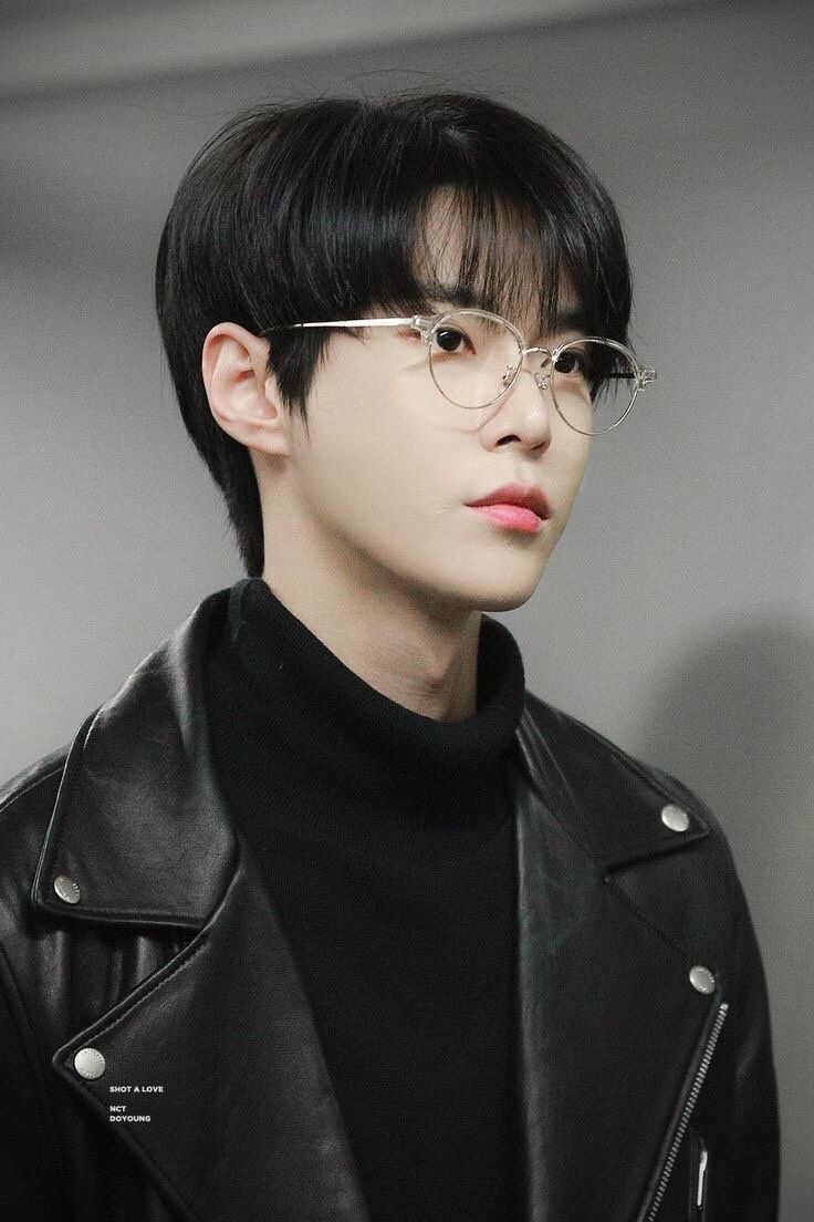 [잡담] 도영 이 안경....자칫하면 마이콜 안경 됨 | 인스티즈