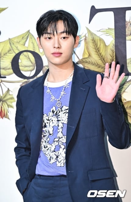 [정보/소식] [단독] 최현욱, 문가영 이어 수지X김선호 만난다..'현혹' 캐스팅 | 인스티즈