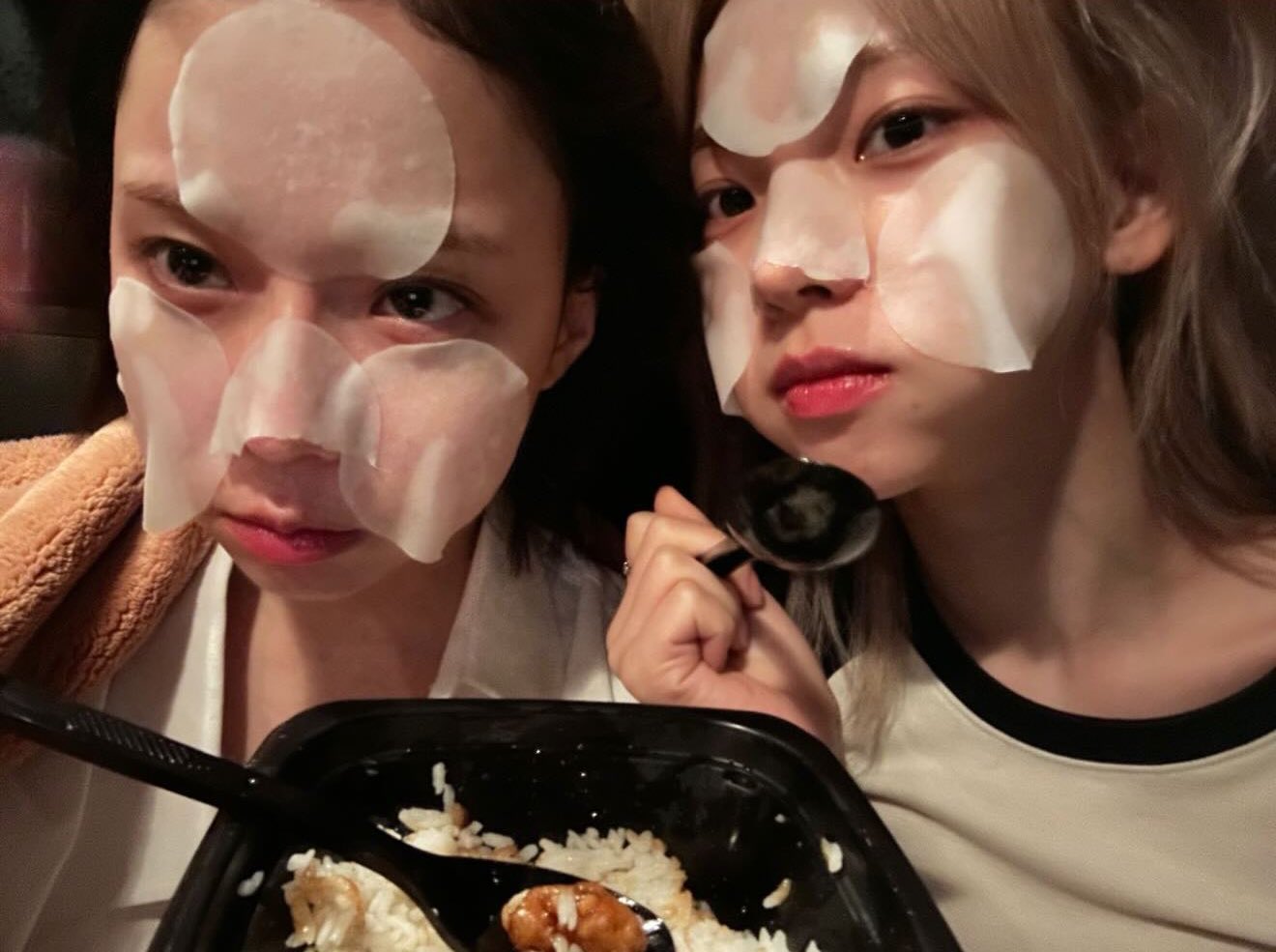 [잡담] 윈터가 카리나 생일 기념으로 사진 올렸는데 | 인스티즈