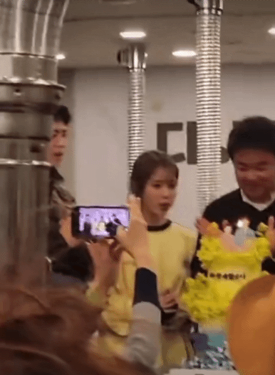 [잡담] 폭싹 박보검 아이유 종방연때 움짤 뜸 | 인스티즈