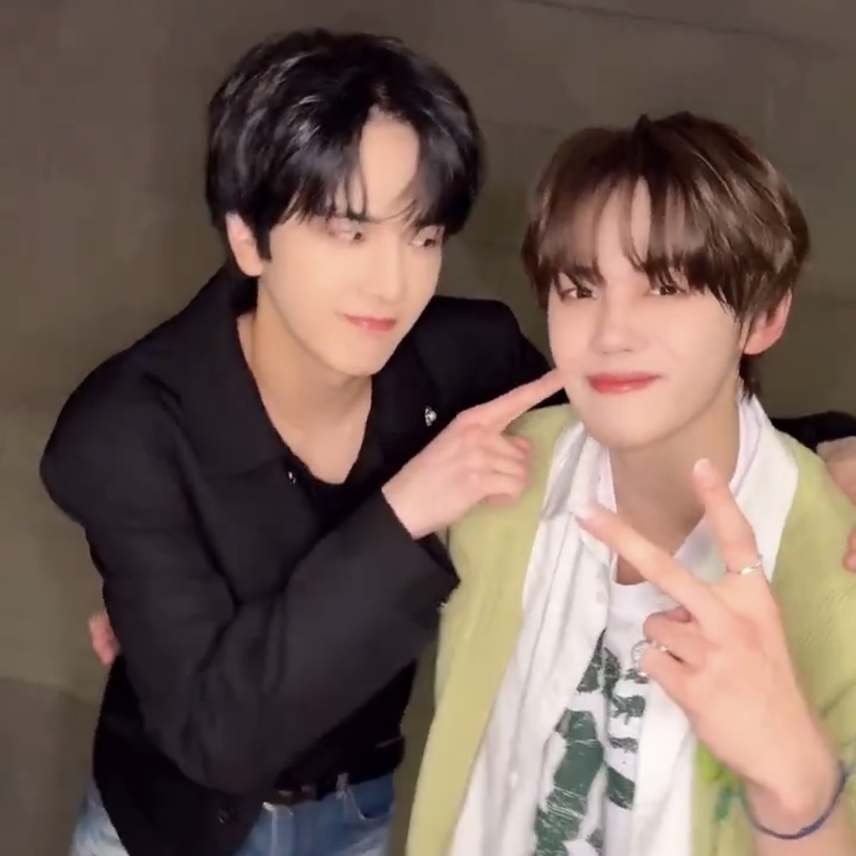 [잡담] 김영훈 김규빈 친해진 게 믿기지가 않음 | 인스티즈
