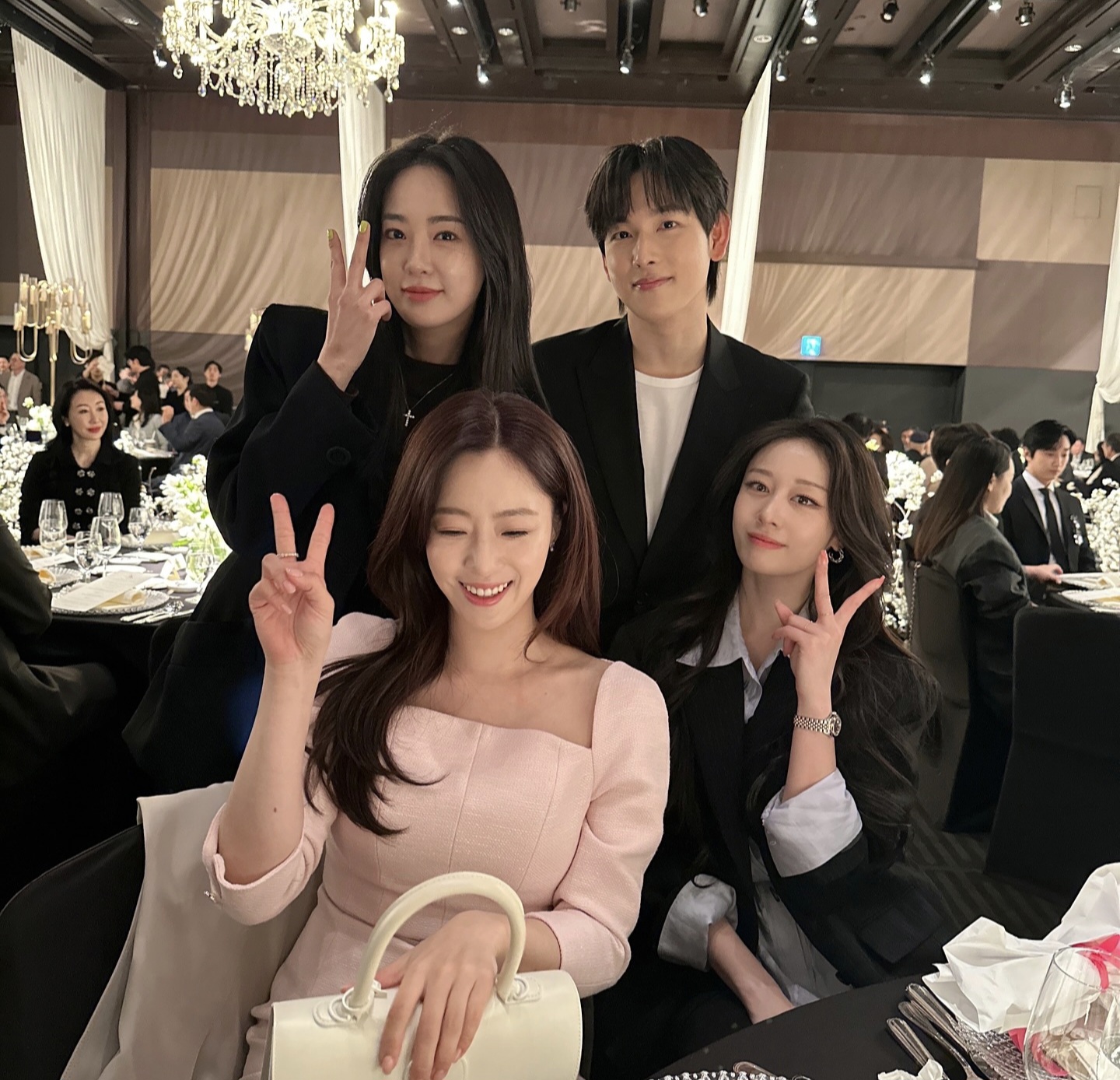 [잡담] 티아라 지연이 공개한 효민의 결혼식 사진 | 인스티즈