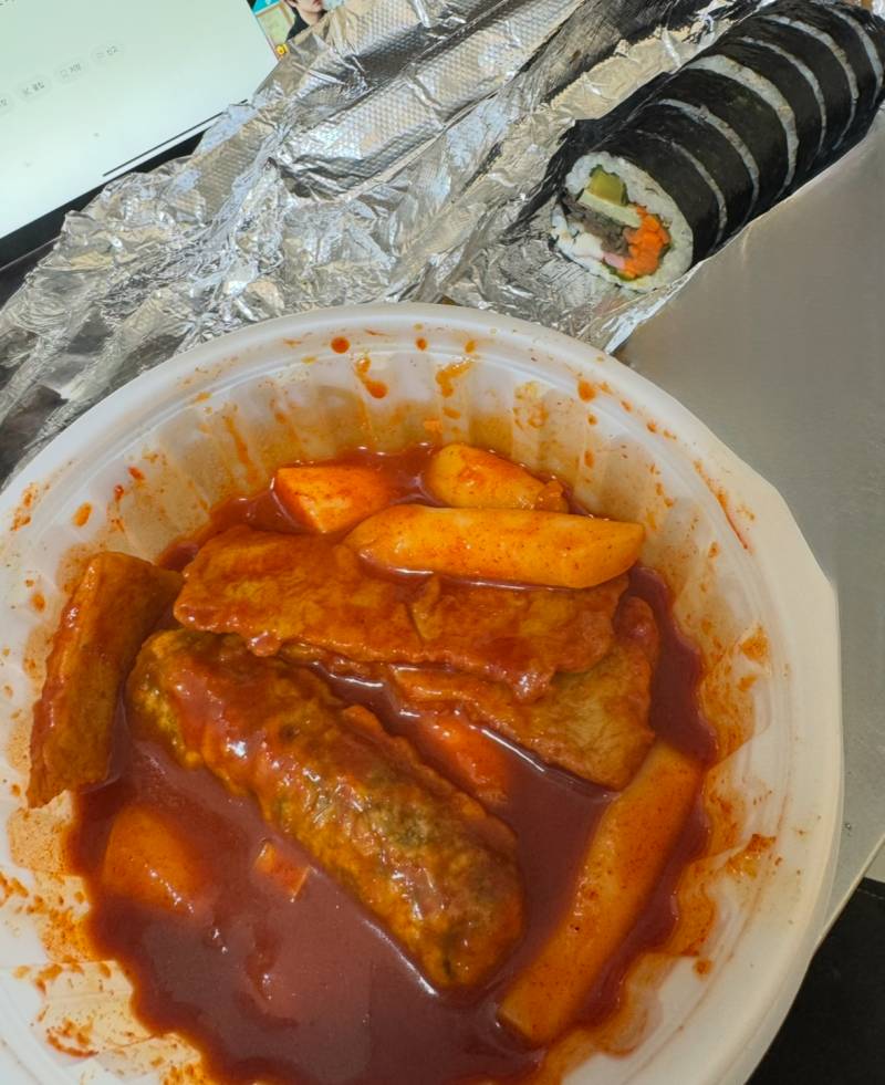 [잡담] 와 며칠 아팠더니 김밥한 줄+떡볶이1인분을 못먹네 | 인스티즈