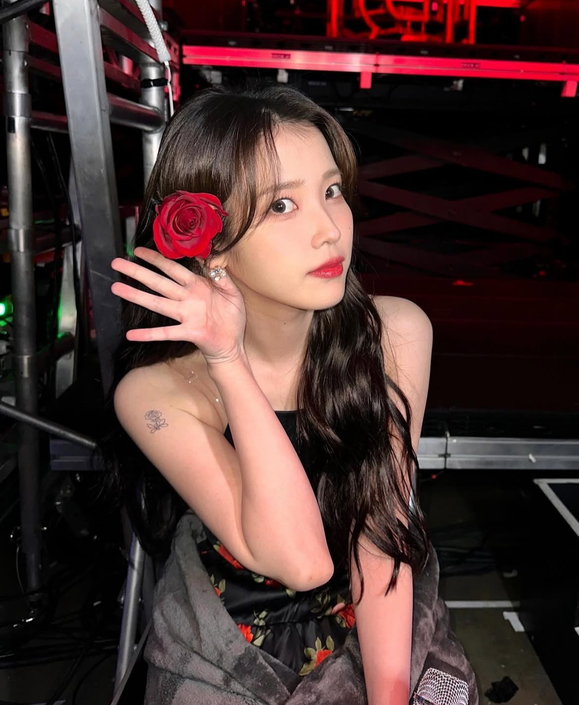 [잡담] 아이유 근데 진짜 아기상이다 ㅋㅋㅋ | 인스티즈