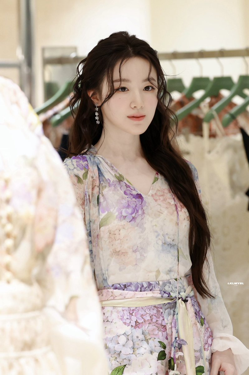 [잡담] 오늘 짐머만행사 슈화 비주얼봐.. | 인스티즈