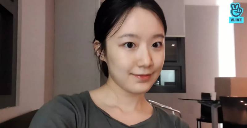 [잡담] 아는 사람 슈화 닮아보이는데 왜 그런걸까? | 인스티즈