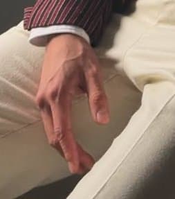 [잡담] 박보검 손 핏줄 좋아하는 사람 ㅎㅎ? | 인스티즈