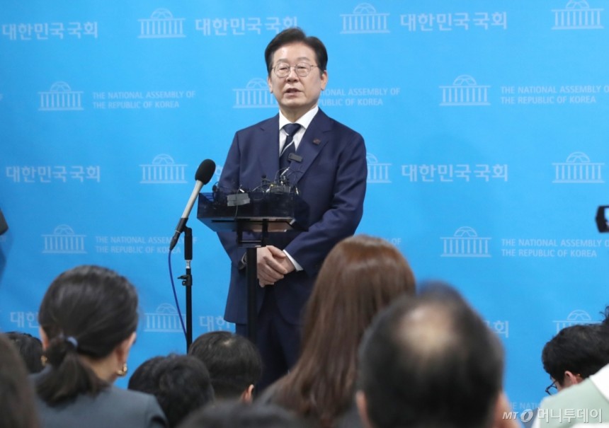 [잡담] '이재명 후원회' 회장 5·18 유가족...마야·윤일상·조정래 운영위원 | 인스티즈