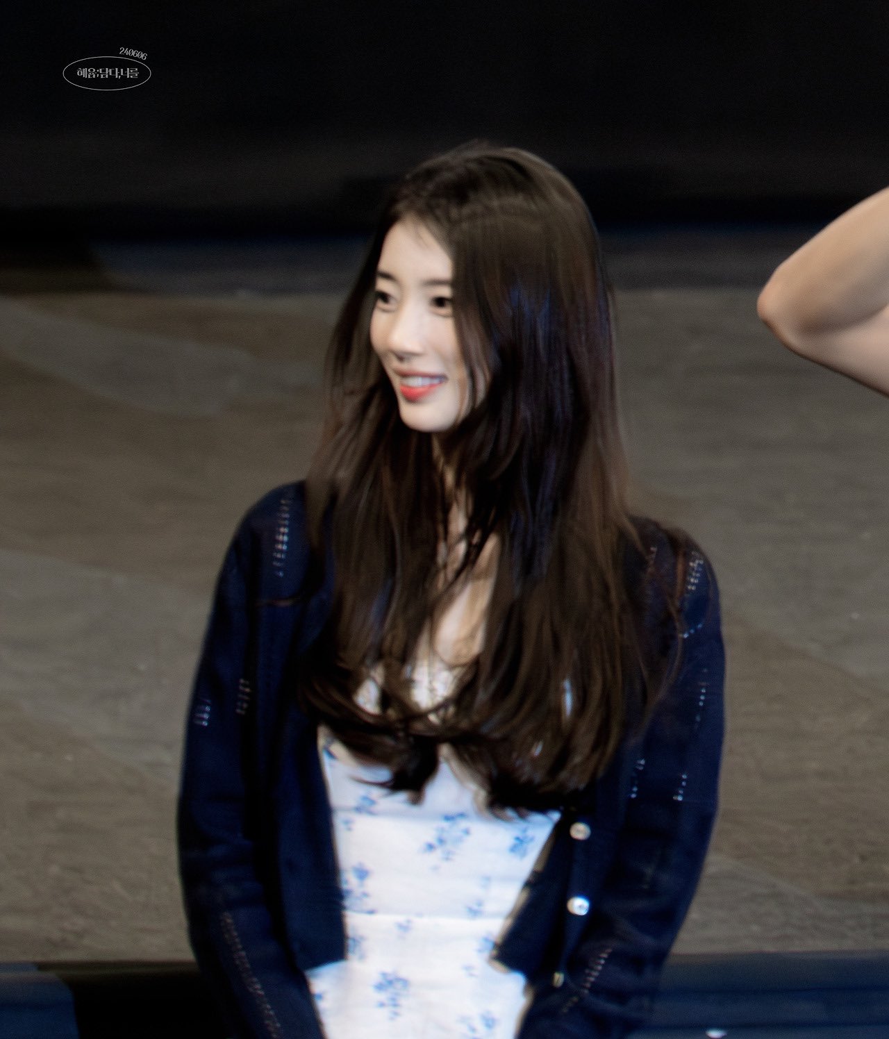 [잡담] 수지 이날 햇살여주 그 자체다 완전 | 인스티즈